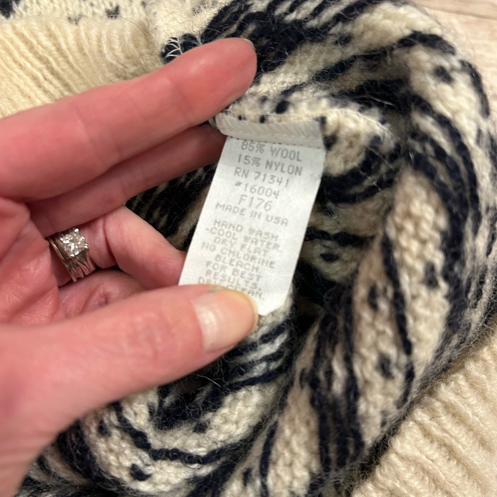 L.L. Bean Vintage Wool Nordic Cardigan - Picture 5 of 9